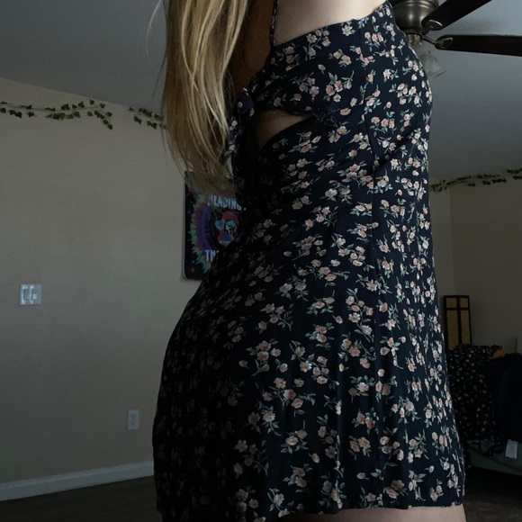 American Eagle Floral Dress - Picture 2 of 2